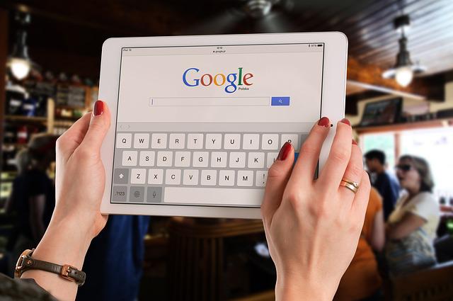hledání Googlem